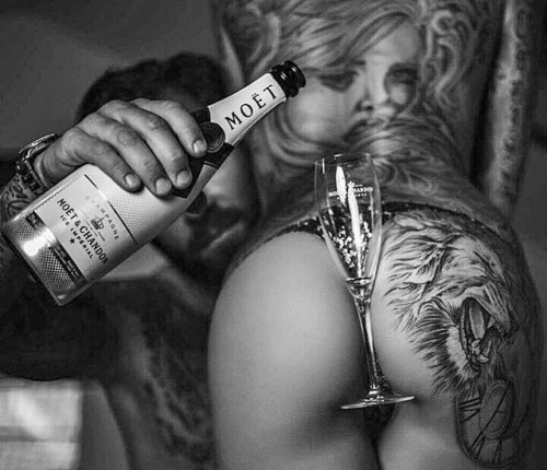 darkmekare:  Happy New Year Sexy Followers! May 2018 be filled with Joy, Peace, Love and Sex! Kisses _Dark 