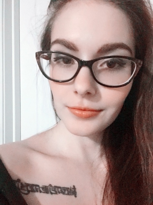 akaramatsugirl: I call this look “it’s 4:41 am and I am invincible and beautiful”