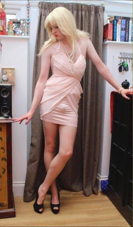 cdcamille:gr949:See the effect that cross dressing has on a girl! Absolutely fabulous and incredibly