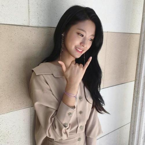 fyeah-aoa: 170917 Seolhyun’s Instagram Updatesh_9513: #makeapromise #louisvuitton #unicef