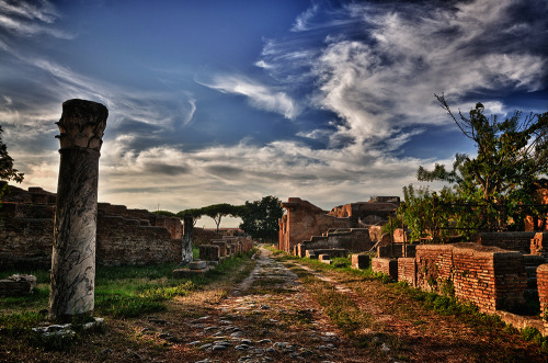 visionitaliane:Ostia Antica, Lazio, Italy by Visioni ItalianeIf you enjoy it, please consider suppor