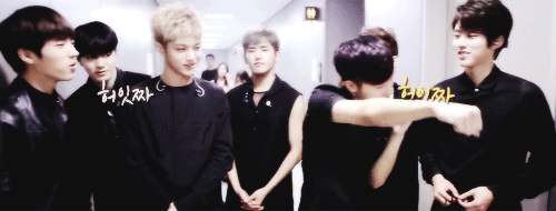 eteru:  Sunggyu and Myungsoo imitated Gyu’s action scenes in Back MV