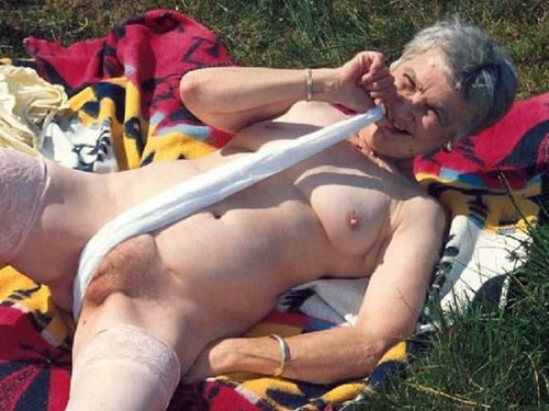 oldies9876:  I just love this taunting, teasing little nymphette! 😛😛😛😍😘😋👍🌋
