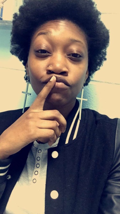 unbreakablechamaican:  Mini fro appreciation. Happy blackout💕