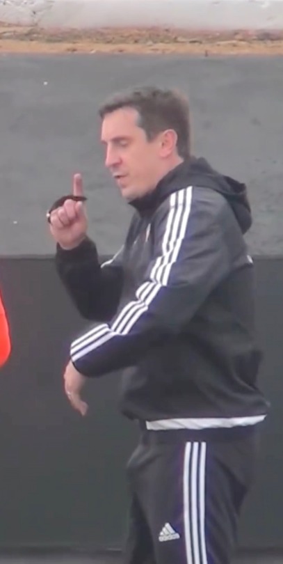 jmou10-deactivated20220809:Side view of Gary Neville bulging. Damn… 😳🍆