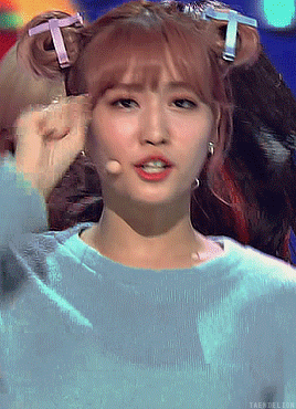 taendelion:  Momo // TT (16.11.13) 