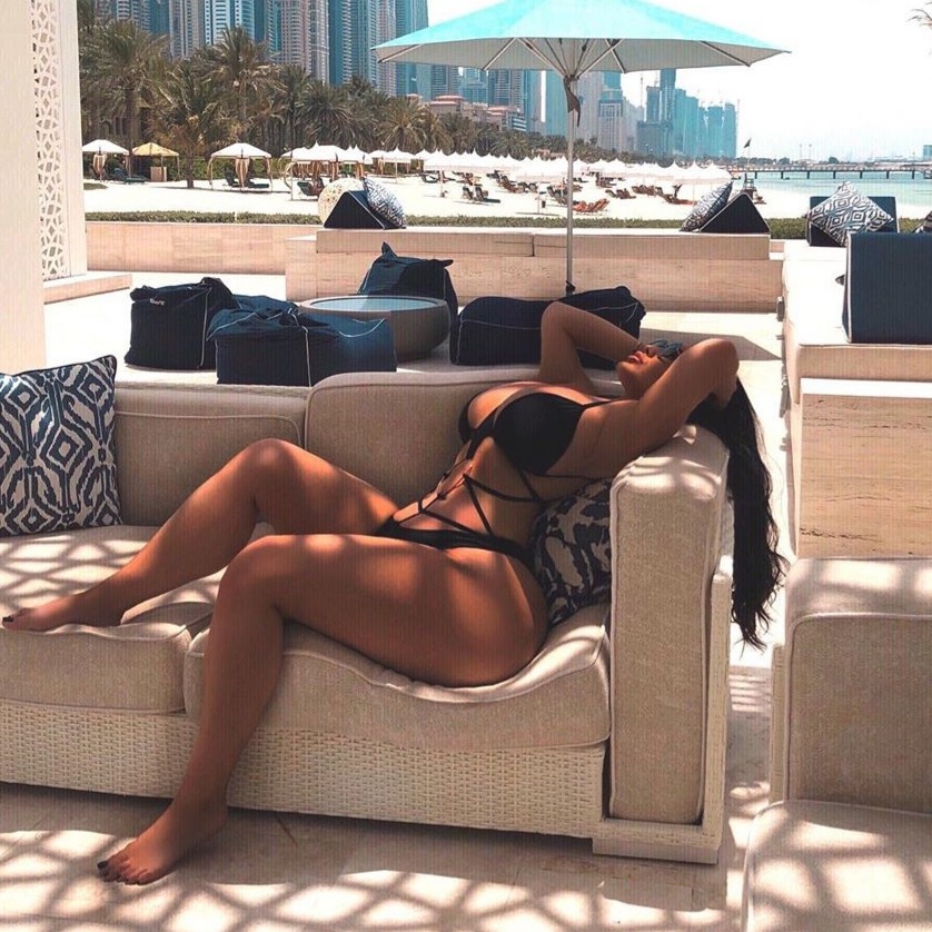 rustythenasty: exxxoticwomen:   Billion dollar curves    Damn I need this Beauty