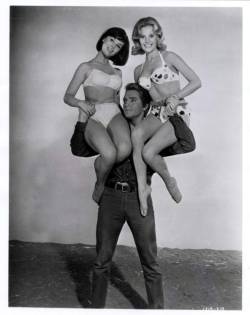 Yvonne Craig, Elvis &Amp;Amp; Pamela Austin / Promo Photo For Kissin’ Cousins (1964)Via