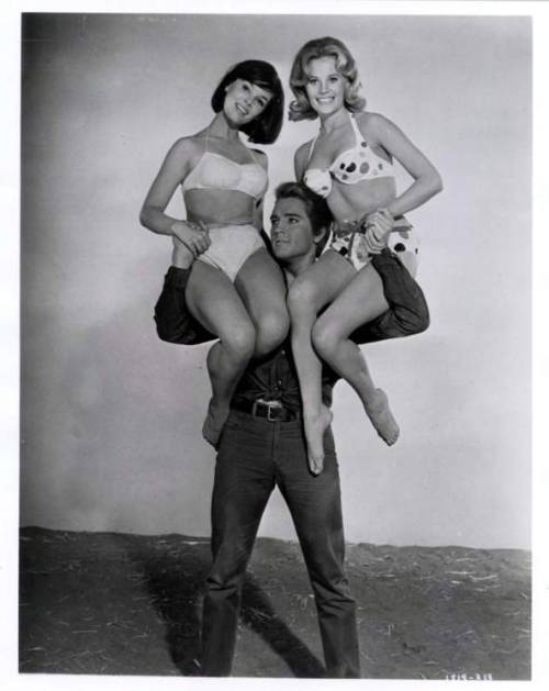 Yvonne Craig, Elvis & Pamela Austin / promo photo for KISSIN’ COUSINS (1964)via elvis-collectors.com