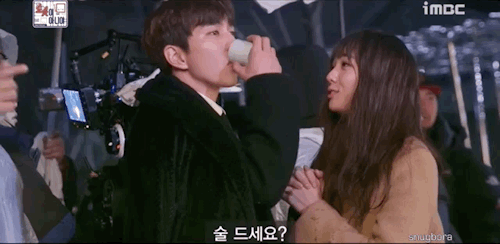 Behind the Scenes: I’m not a Robot / 로봇이 아니야Yoo Seung-ho and Chae Soo-bin shares a drink before the 