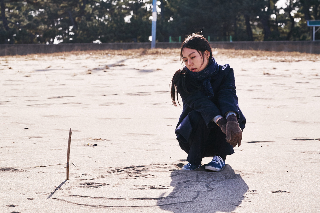 On the Beach at Night Alone (dir. Hong Sang-soo)
“The largely plotless story never meanders as we follow her walking about rather remarkably as she menial interactions with others just living life. Kim [Min-hee]’s performance is so scarcely complex...