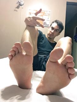 I love male feet