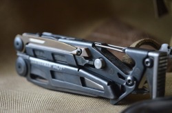 valleydeepmountainhigh:  Leatherman MUT EOD