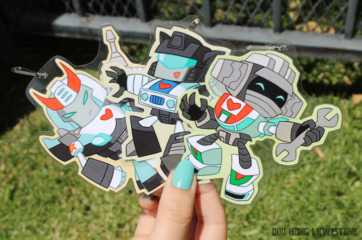 chicken-sketchies:  chicken-sketchies:    As promised, more transformers!  This