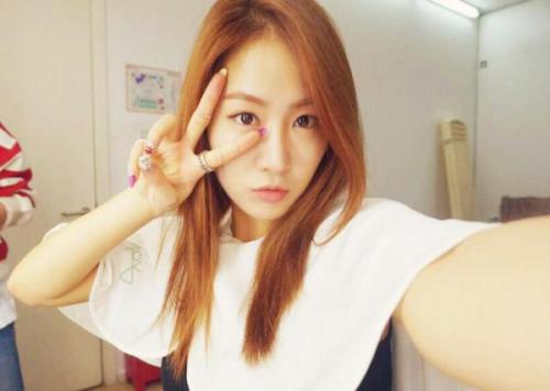 :[SOYOU] We will do our best today at Golden Disk~~^♡^ 我想赶快见面粉丝们cr. World_Star1