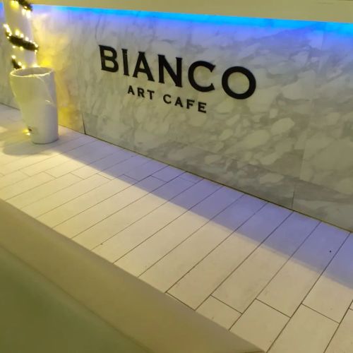 #8Gennaio2023🗓 Dopo il “Principato” di San Carlo, ☕ macchiato in piazza Roma, @biancoartcafe_seregno
Anticipo #buonaserata❤️
https://www.instagram.com/p/CnKJ6l2t2AL/?igshid=NGJjMDIxMWI=