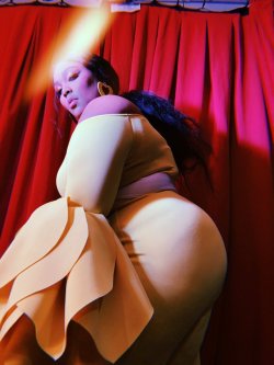 sobeitjay2:  Lizzo