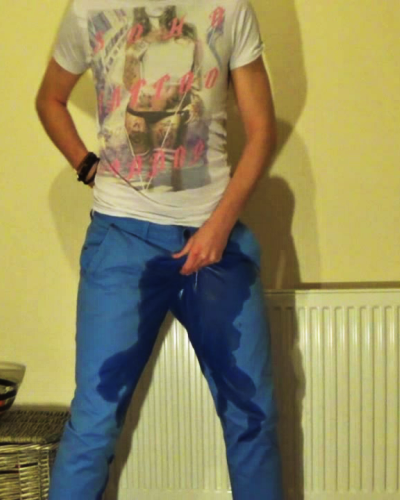 cute-wet-mess:  CuteWetMessSome photos of me pissing in my blue chinos. Enjoy!♥