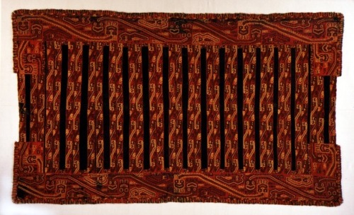 Woven mantle (camelid hair) of the Paracas culture, on the southern coast of present-day Peru.  Arti