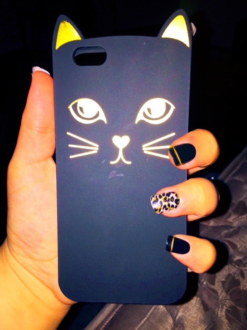 Daddy bought me a new phone case