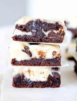 intensefoodcravings:  White and Dark Chocolate Cream Cheese Chocolate Cake Bars | Averie Cooks 