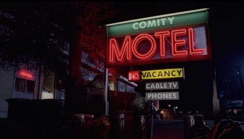 itsdansotherblog:Hotel signs from The X-Files