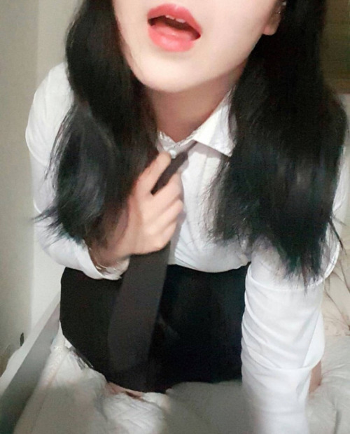 15151aa: 굶주린년들 돈없이 먹으러가기(클릭) 채팅이라 빻은년들만 있을줄알앗는데 인증게시판가면 이쁜년들 널림 ㅋㅋ 개쩌는건 여자못만나면 환불도됨ㅋㅋㅋㅋㅋㅋ