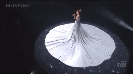 sizvideos:  Amazing dress (Video)
