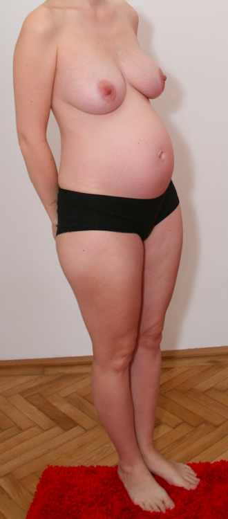 lovingmyperfectwife: Wife: 5 months pregnant WOW !!