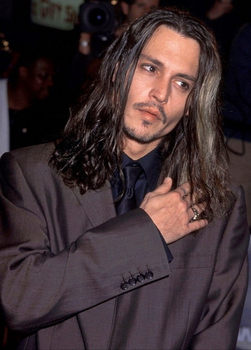 21 years ago, on March 29, 2001, a long-haired Johnny Depp attended the premiere of “Blow”, at the M