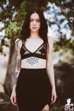 theendis-nigh:  Little peaks into my new set on @suicidegirls ✨ ‘Raven’ shot by @corwinprescott in member review now