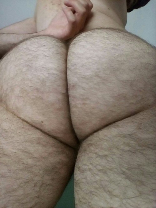 bigasswhiteboys:  Wow 😲😵😳😓🤤😩👅👅👅👅 now THAT is a bubble butt, gosh I love white ass 