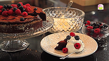 sallysyndrome:nittiotalistnostalgi:Några av årets viktigaste dagar..swedish days that celebrate cake