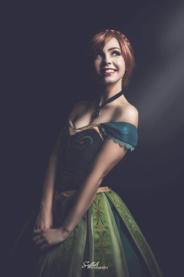 kamikame-cosplay:    Maid of Might Cosplay and LifeofShel are literally my IRL Anna