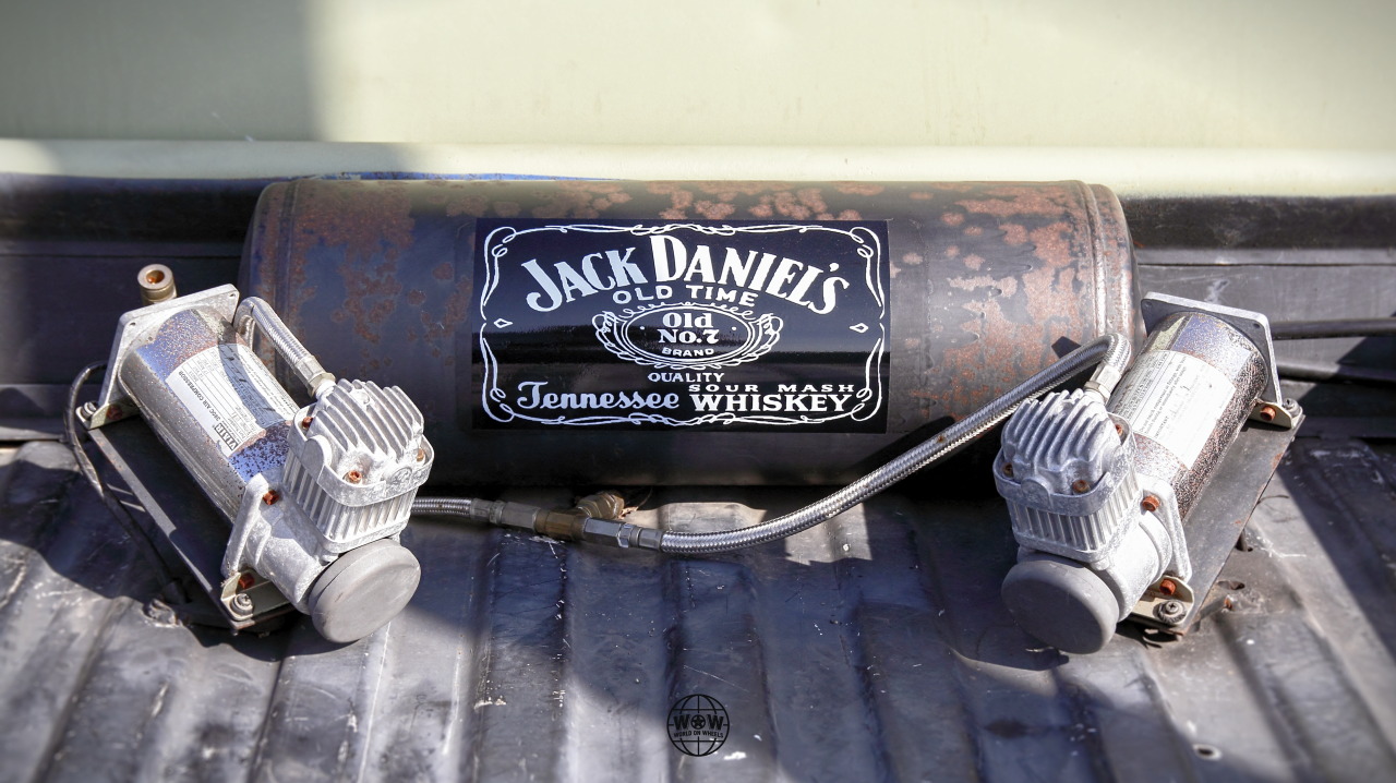 dodge39:  world-on-wheels:  as American as apple pie… Breakfast Club LA Petersen