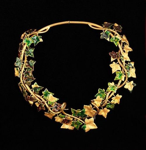 Necklace (fall 1938) - Elsa Schiaparelli (metmuseum.org)