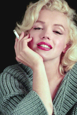 missmonroes:  Marilyn Monroe photographed by Milton Greene, 1953
