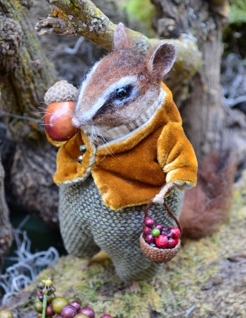 swellerando:gingerandginseng:sosuperawesome:Needle Felted AnimalsRustles from the Meadow on EtsySee 