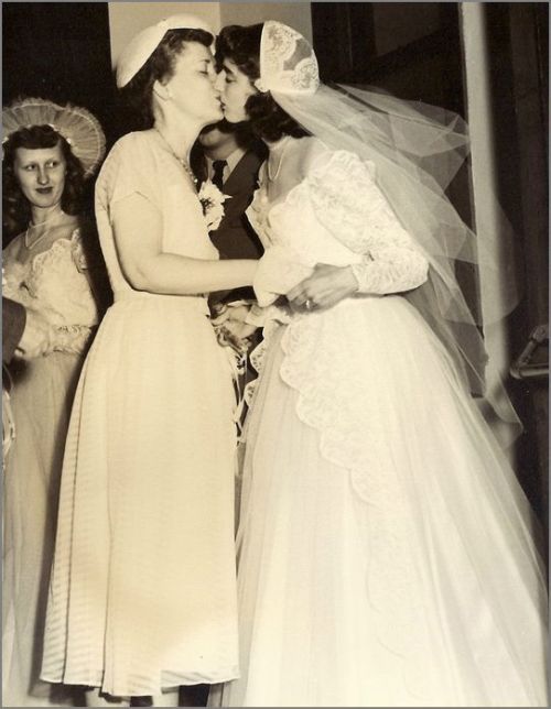 izzyfoxx:Lesbian couple’s wedding 1950’s   