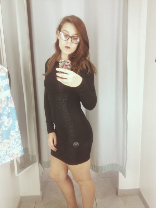 colourfulpuke: Going out for the night compared to staying in 😘 