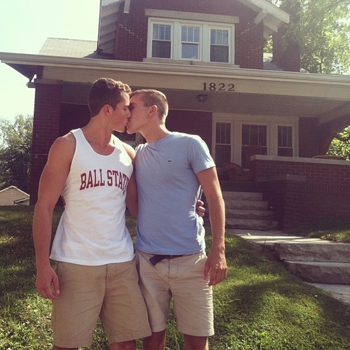superboyfunworld:  http://superboyfunworld.tumblr.com/ AWWWW! lol Ball State 