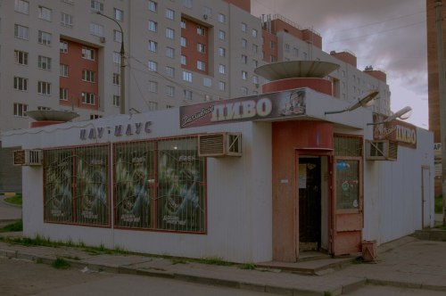 krasna-devica: Cinematic street photos of the Russian provinceby Daniil Maksyukov