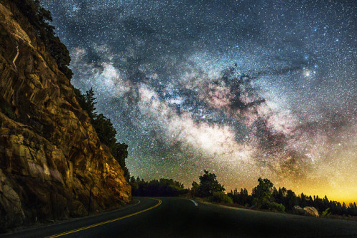 tulipnight:  Highway to the Stars by Joel Quimpo on Flickr. 