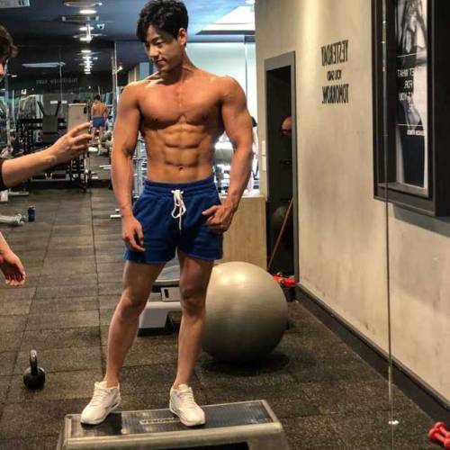 shreddedobsession:Lee Jun Su adult photos