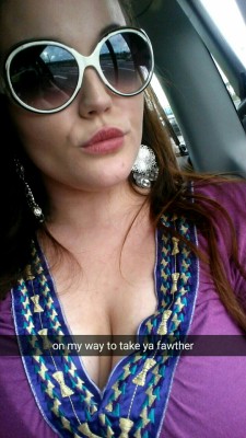 professor-mcgonnasex:  trainhardbestrong:  professor-mcgonnasex:  i looked like a real house wife today and i think i rocked it tbh  Her snapchat is fucking gold  ahhhh so sweet ty boo!!