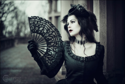 fuckyeahgothicfashion:  Submitted by filthyvictorianmademoiselle: