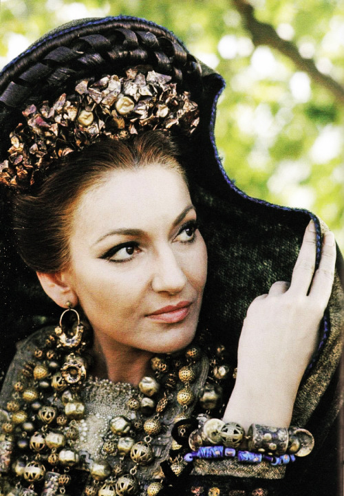 Maria Callas ,Medea.via evasorel.tumblr.com