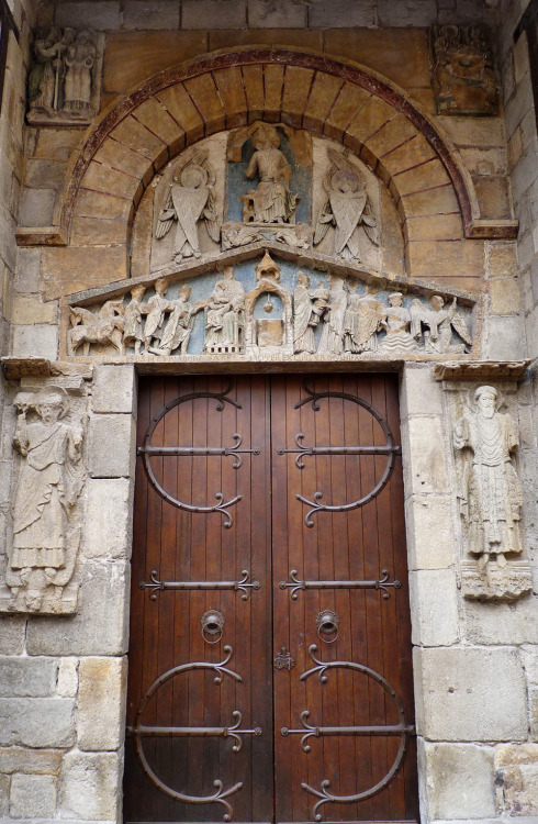 ars-videndi: Basilique Notre-Dame-Du-Port, Clermont-Ferrand, Auvergne. The southern portal. Notre-Da