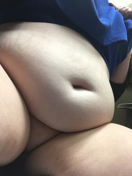Sex slutty-piggy:  Quick belly shot at work. pictures