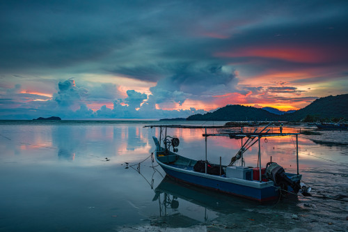 breathtakingdestinations:Permatang Damar Laut - Penang - Malaysia (by Christopher Harriot) 